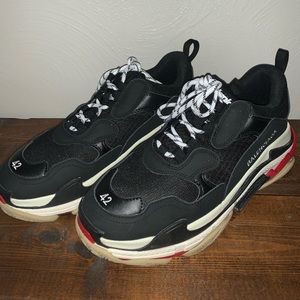 BALENCIAGA TRIPLE S SIZE 42 BLACK - WORN ONCE